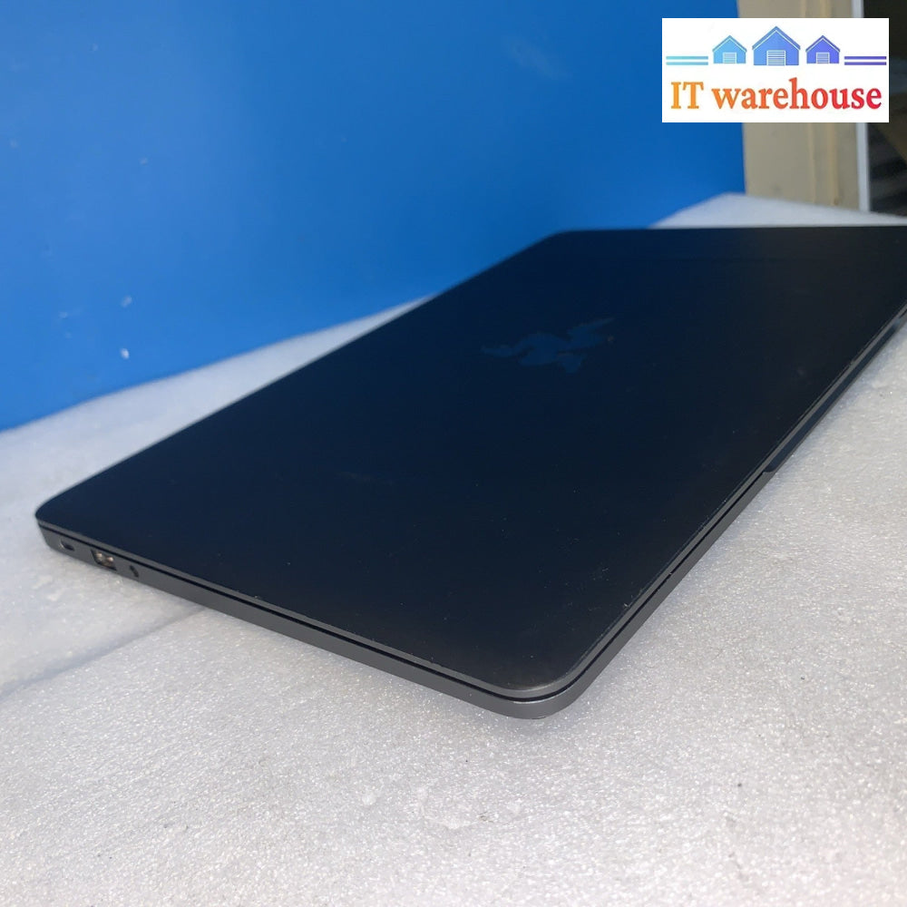 Razer Blade Stealth 13 13.3" i7-7500U 2.7GHz 16GB RAM 512GB SSD Win10 Home