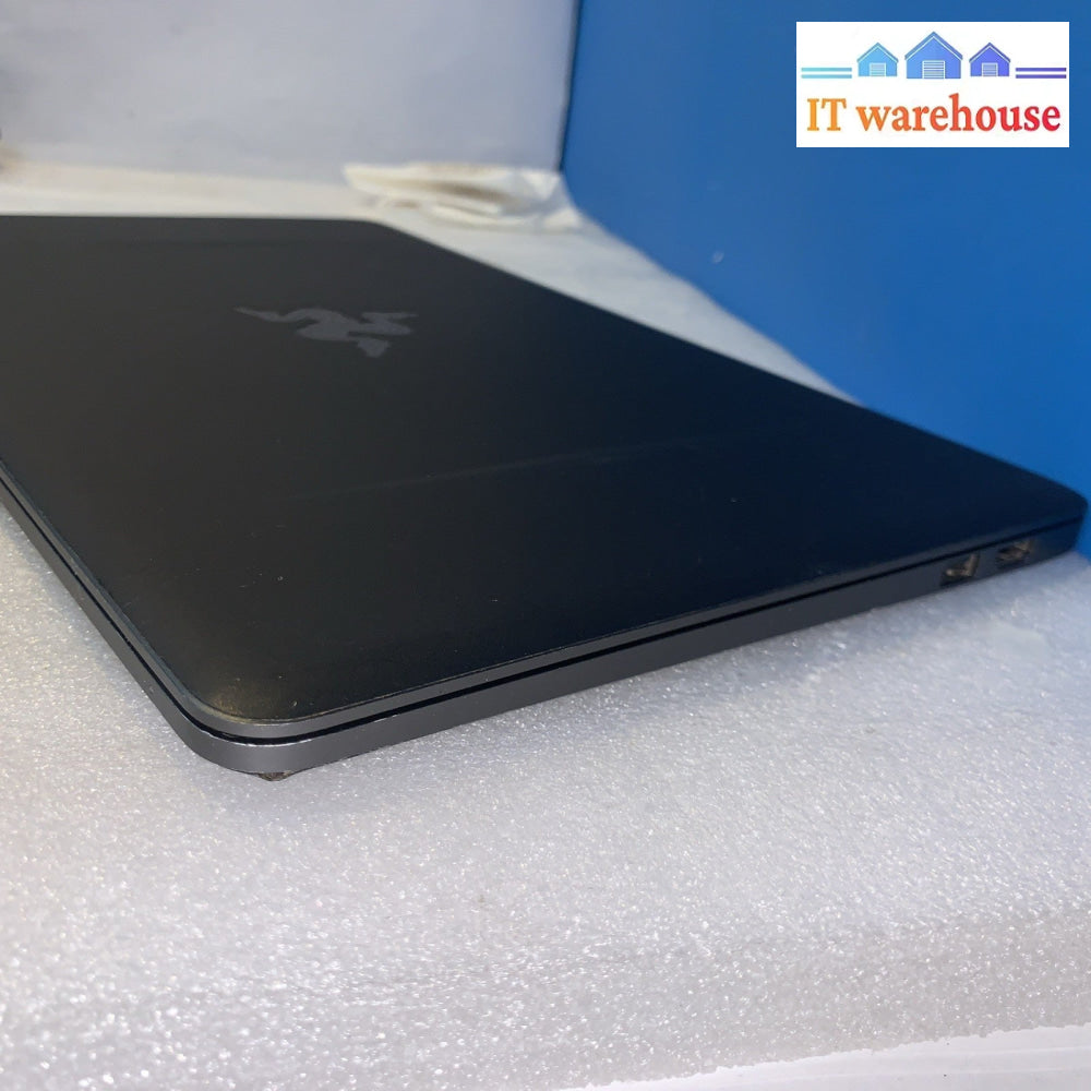 Razer Blade Stealth 13 13.3" i7-7500U 2.7GHz 16GB RAM 512GB SSD Win10 Home