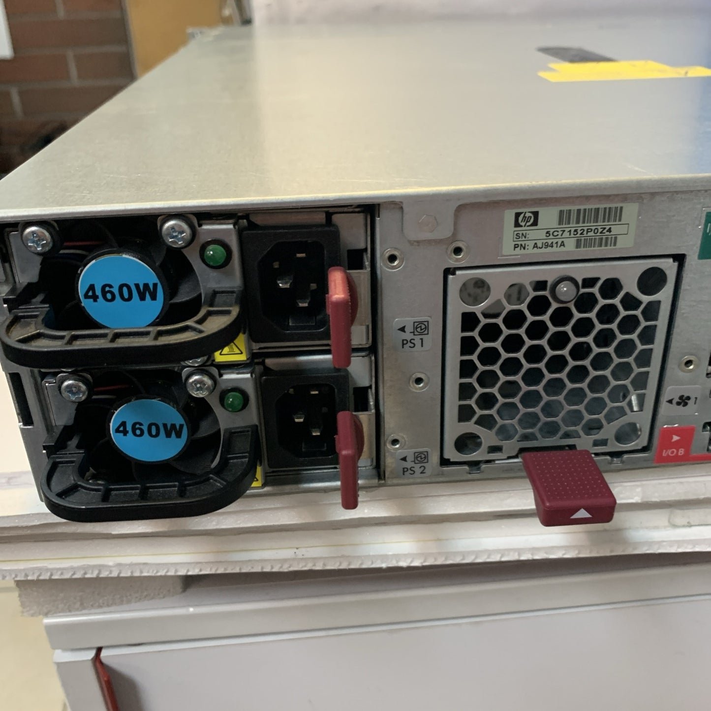 HP StorageWorks D2700 SFF Disk Enclosure  CHASSIS  AJ941-63002