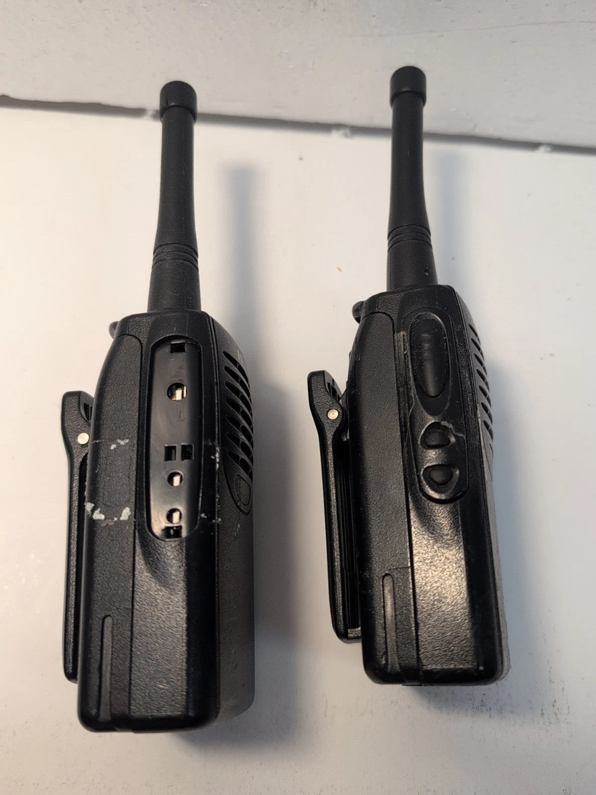 2x HYT TC3000 Two-Way RADIO 440-470MHz (NO Charger)