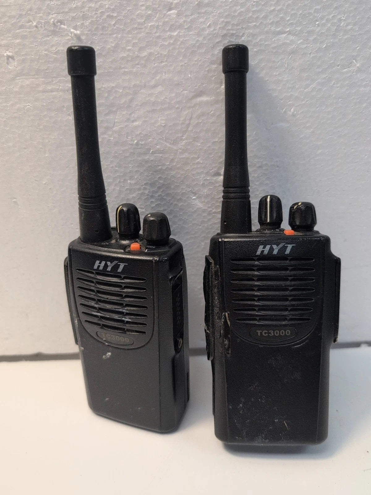 2x HYT TC3000 Two-Way RADIO 440-470MHz (NO Charger)