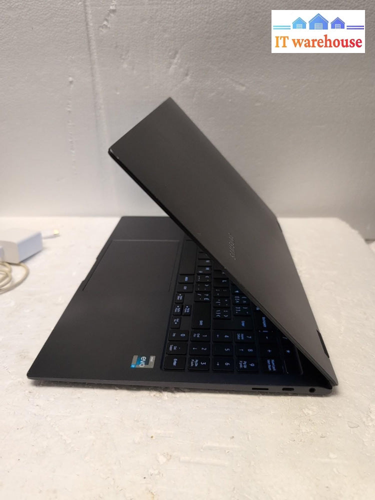 Samsung NP950QED Galaxy Book2 Pro 15.6" Touch/i7-1260P 12th/16GB/1TB NVMe/Win11-