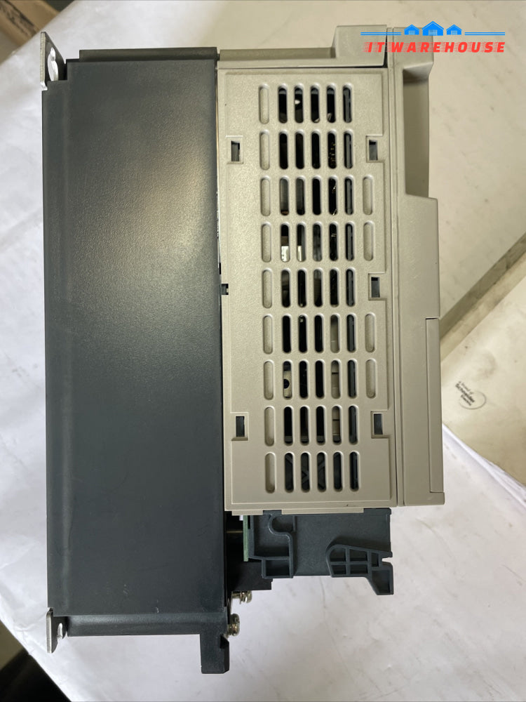 Schneider Electric Altivar Machine 0.75 KW 1 HP ATV61H075M3 AC Speed Drive
