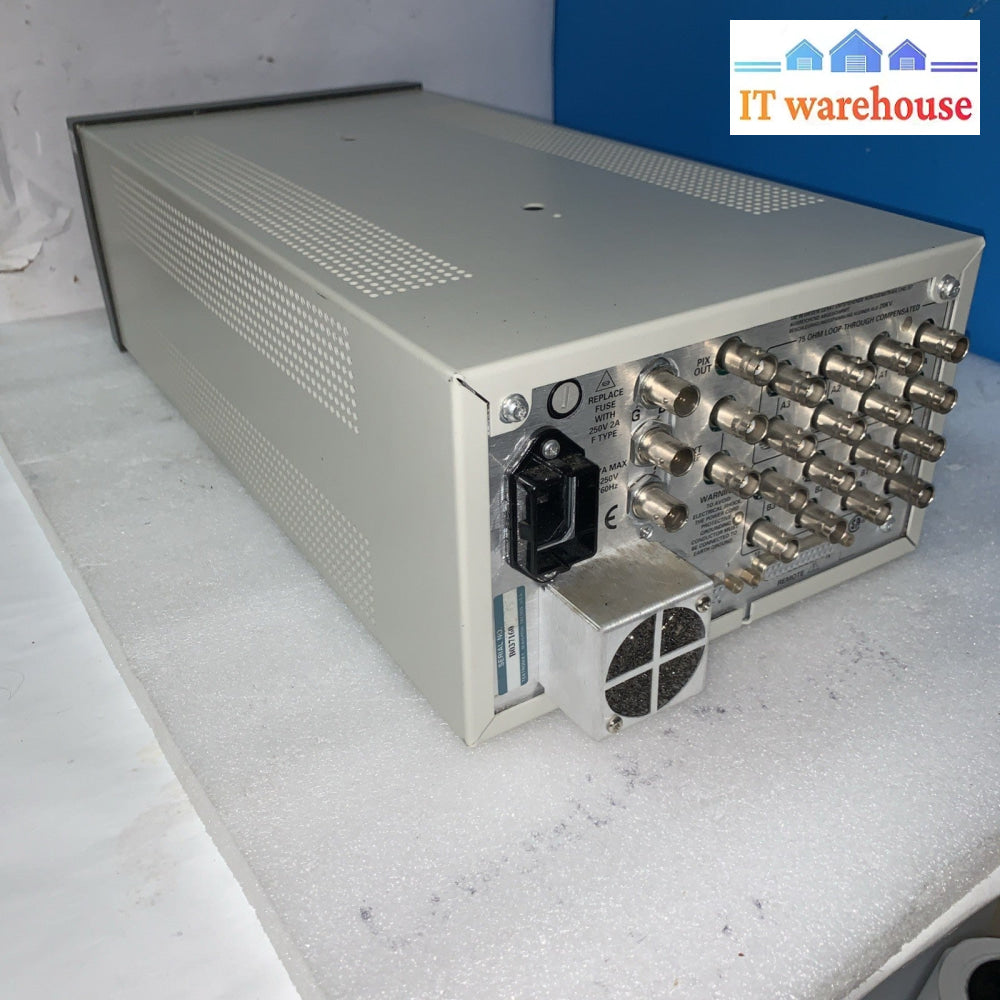 Tektronix 1765 Waveform / Vector Monitor