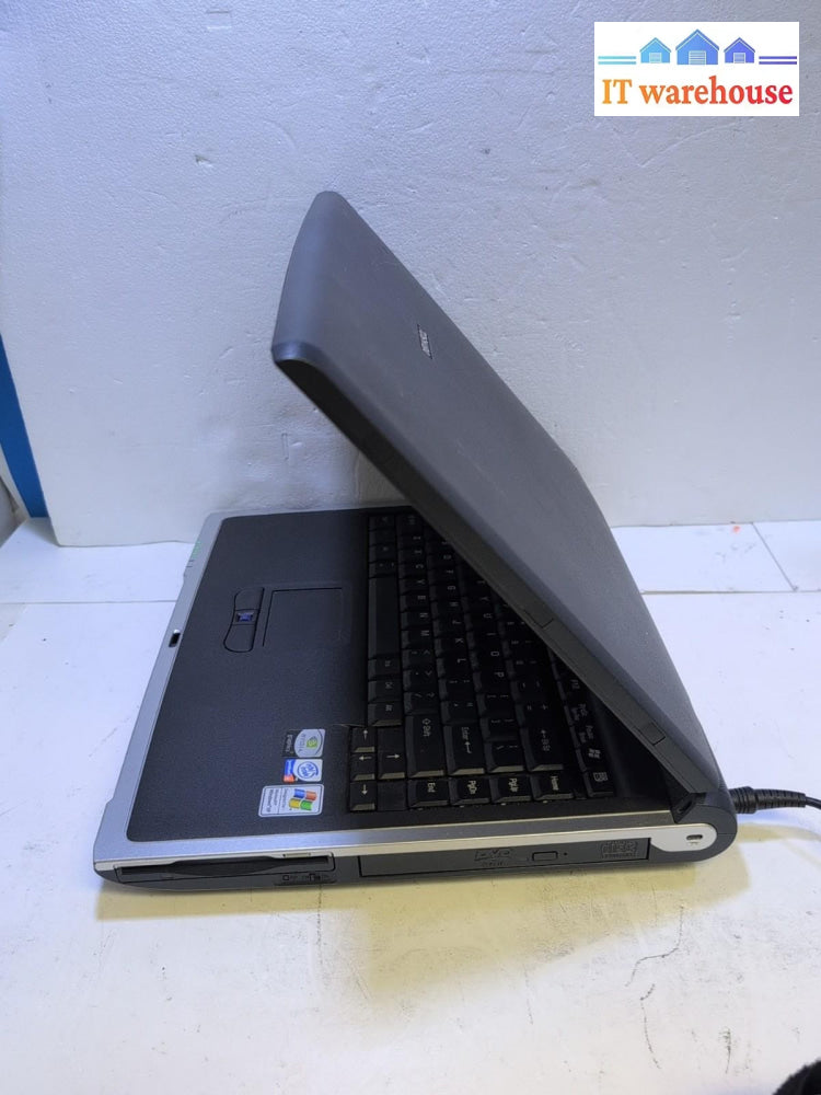 TOSHIBA SATELLITE 2410 15" Laptop Pentium 4-M 1.9GHz/512MB RAM/40GB HDD/WIN XP -
