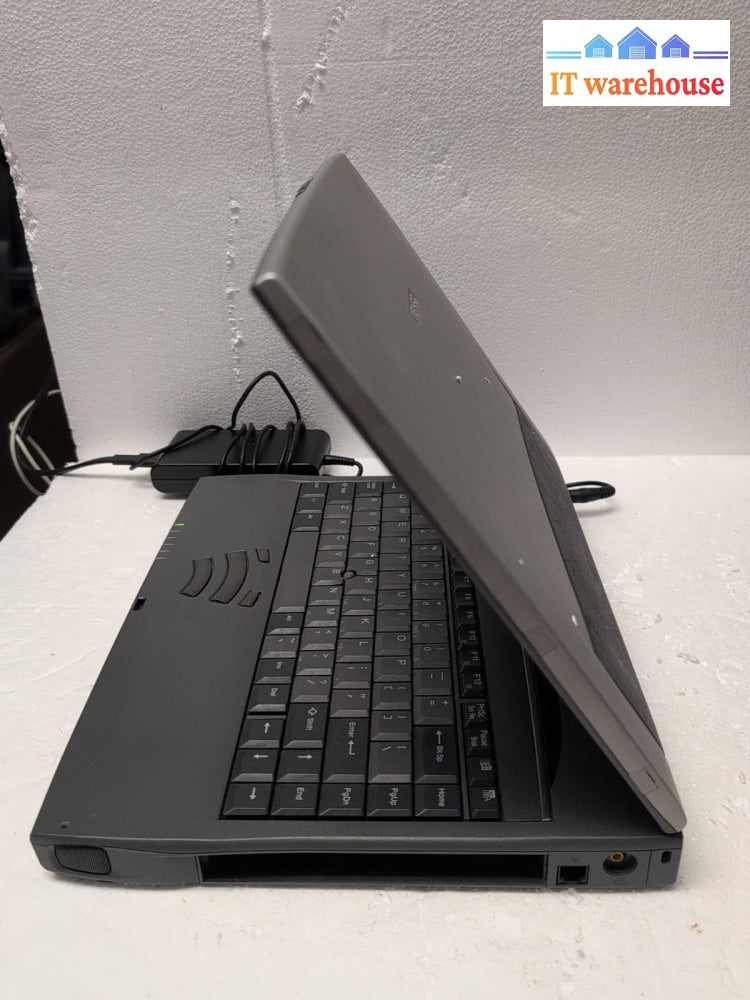 Toshiba Tecra 8100 14.1" Laptop Pentium III 846MHz CPU /256MB RAM/40GB HDD/XP -
