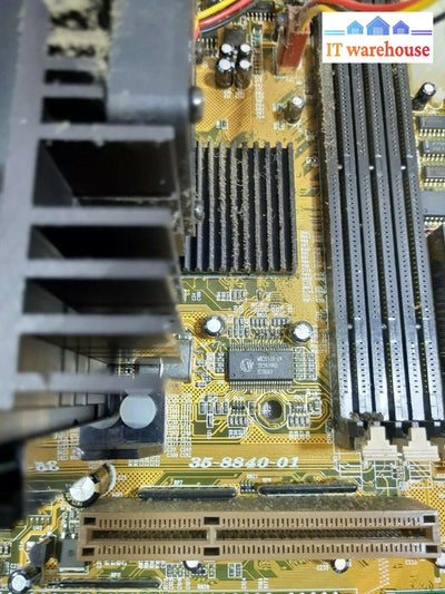 - VINTAGE 8840 MOTHERBOARD 35-8840-01 WITH CPU (UNKNOWN TYPE)