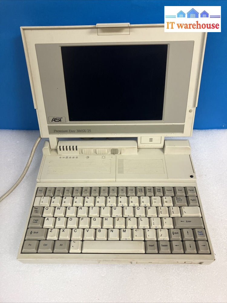 Vintage AST Premium Exec 386SX/25 Laptop Computer  (Parts or repir, display use)