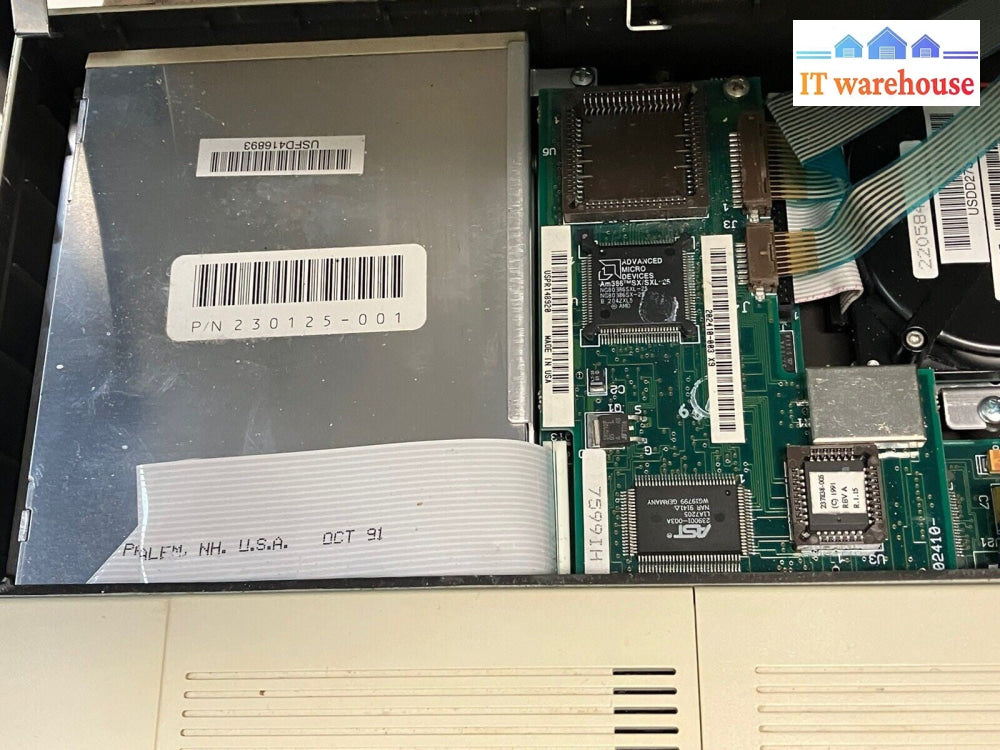 Vintage AST Premium Exec 386SX/25 Laptop Computer  (Parts or repir, display use)