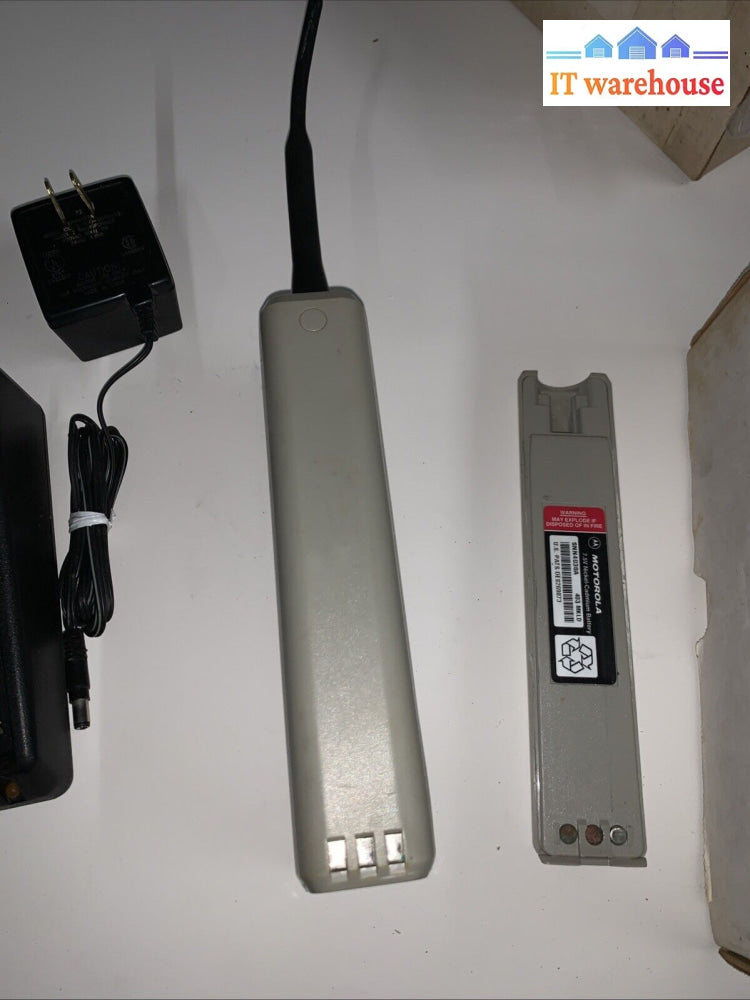 Vintage MOTOROLLA Brick Cell Phone