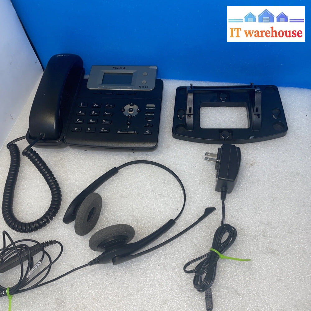Yealink SIP-T21P E2  Dual-line Entry Level IP Phone + headset